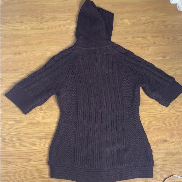 Thick Brown Short Sleeve Sweater Size Medium - Picture 4 of 4